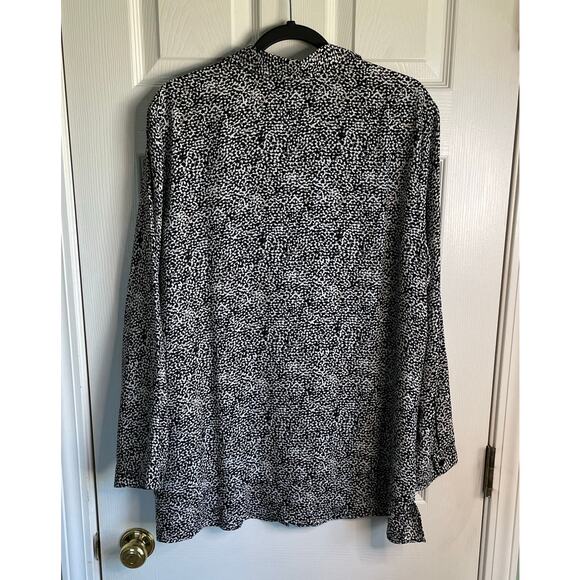 Chico’s Tunic Top Button Up Layered Overlay Abstract Print Long Sleeve Sz XL - Picture 3 of 11